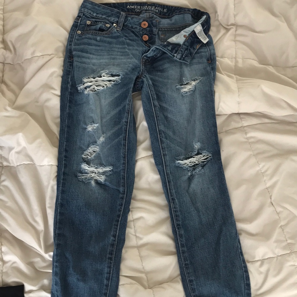 American eagle distressed boyfriend jeans